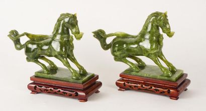 null SERPENTINE
Pair of horses in serpentine on wooden base
H:20cm - 8'' (base included)
L:...