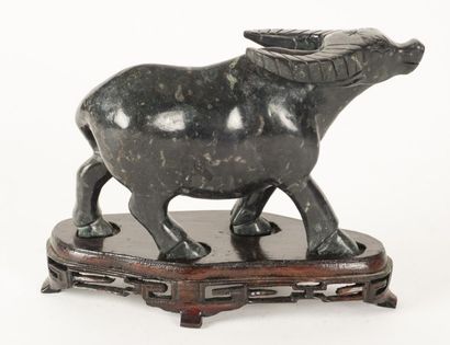 null SERPENTINE
Buffalo in serpentine on its wooden base
H: 14cm - 5.5'' (base included)
L:...