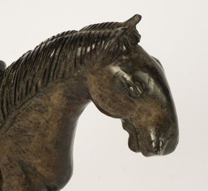 null SERPENTINE
Horse in serpentine on its wooden base
H: 14cm - 5.5'' (base included)
L:...