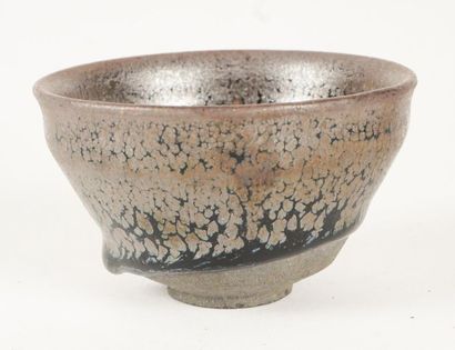 null BOWL, 18th c.
Small "oil drop" bowl, 18th century
H: 4.5cm - 1.75''
D: 7.5cm...
