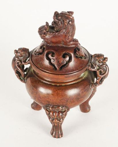 null HUSAN TE INCENSE BURNER, 19th century
Copper incense burner bearing the mark...