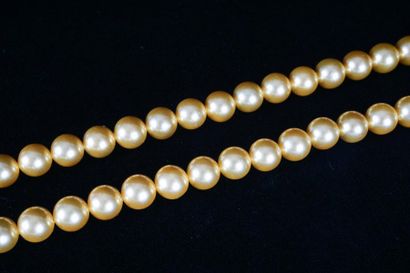 null COLLIER DE PERLES
Collier de perles dorées des mers du sud
L : 53cm – 21’’