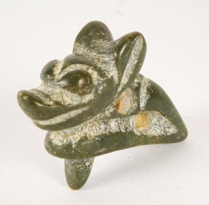 null CARVED STONE
Small carved stone representing a dragon's head
H: 4cm - 1.75''
L:...