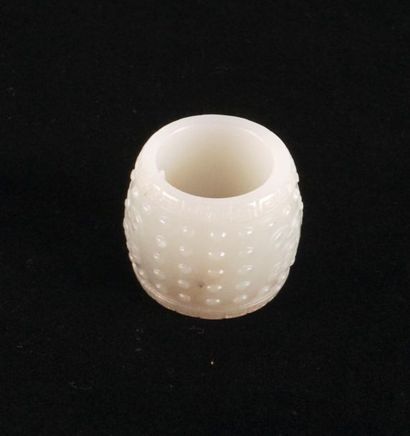 null JADE 
Sculpted celadon jade archer ring . China around 1900
H: 3cm - 1.25"