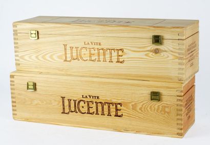 null La Vite Lucente 2003
Toscana I.G.T.
Niveau A
2 bouteilles de 3L
Caisse en bois...