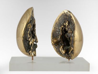 null KLODE, Richard (1941-)
Shells
Bronze with gilt patina
Signed on the base: Klode

Provenance:
Private...