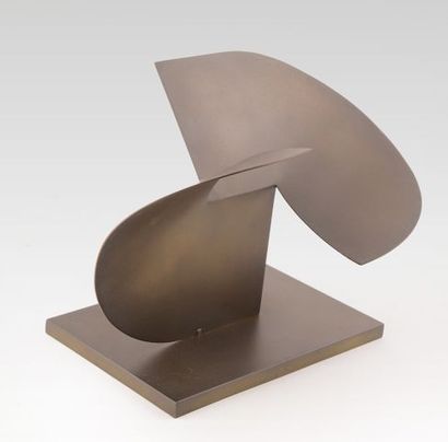 null THIBEAULT, Danielle (1946)
"Ove no 4" (1986)
Patinated brass, unique piece
Signed...