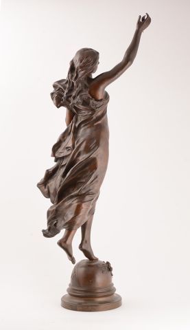 null GAUDEZ, Adrien Etienne (1845-1902)
"Étoile du matin"
Bronze with brown patina
Signed...