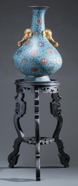 DYNASTIE MING (1368-1644) Important vase cloisonné (falangcai) de forme yuhuchuping,...