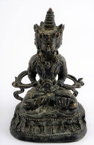 null Sujet en bois laqué et doré, représentant la déesse Guanyin. 

Chine, XIXe siècle

On...