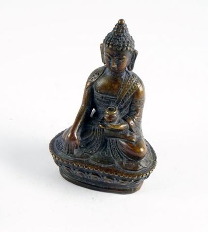 null Ensemble de 7 statuettes en bronze, représentant le Bouddha. 

Chine (style...
