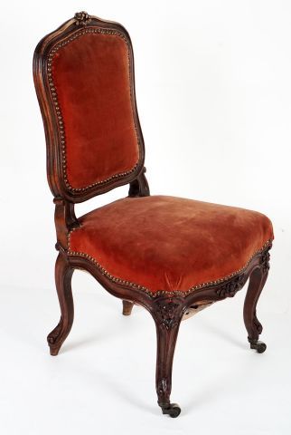 null Chaise d'enfant, style Louis XV, Pattes avant sur roulettes.

XIXe



H: 77cm...