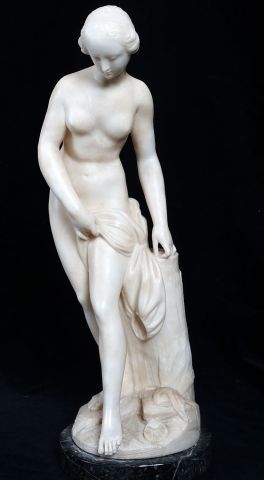null Statue de marbre sur base de marbre gris foncé, Baigneuse

XIX



H: 51cm -...