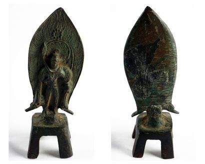 null Ensemble de 7 statuettes en bronze, représentant le Bouddha. 

Chine (style...