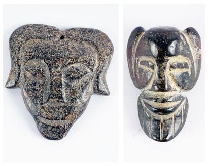 null Ensemble de 16 pendentifs archaïsants en pierres dures diverses, représentant...