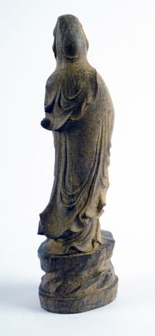 null Sujet en bambou, représentant la déesse Guanyin, debout, tenant le rosaire....