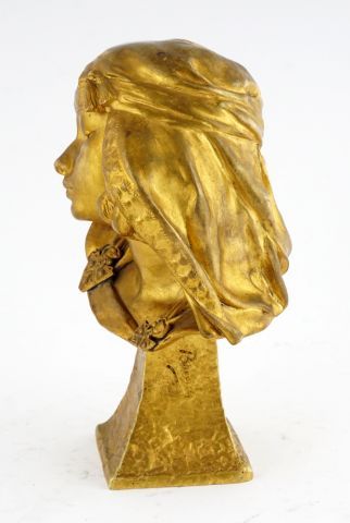 null BARRIAS, Louis Ernest (1841-1905)

Jeune fille de Bou-Saada

Bronze à patine...