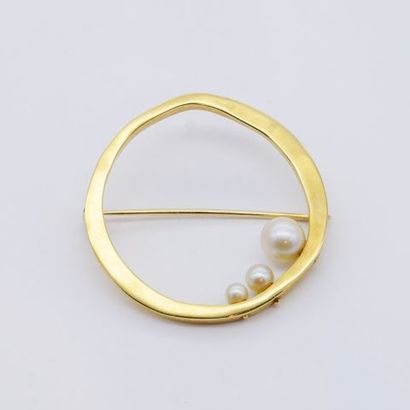 null SCHLUEP, Walter (1931-2016)

Brooch in 18K gold with 3 pearls.



Length : 3,2cm.



P....