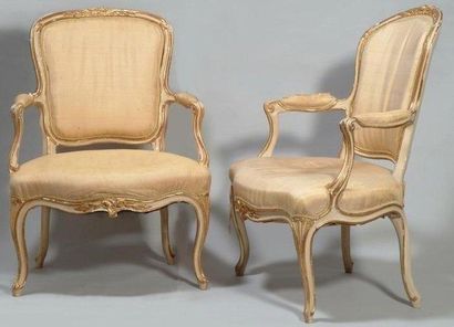 null LOUIS XV (1715-1774) Paire de fauteuil cabriolets d'époque Louis XV. France,...