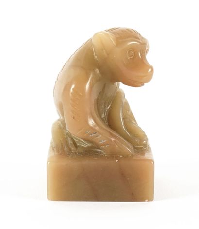 null TABLET

Small chinese soapstone (steatite) tablet on top of which rests a monkey...