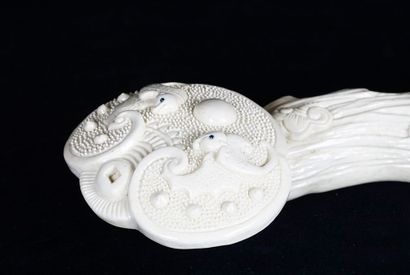 null PÉRIODE QING 



Sceptre Ruyi, fin de la période Qing, en porcelaine de blanc...