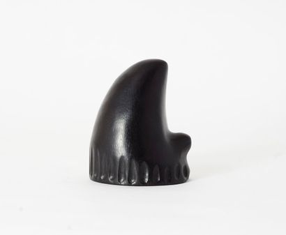 null RITUAL ARTIFACT

A buffalo horn artifact.

Dimensions : 8x11 cm - 3x4.3"