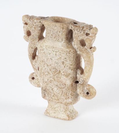 null VASE

Small calcified vase made of serpentine stone.

9x11.5 cm – 3.5x4.5’’