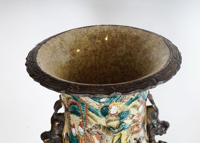 null Paire de vases en céramique de Nankin. Chine, fin XIXe siècle. Pour une hauteur...
