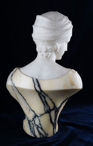 null Gugliemo PUGI (1870 - 1915) 

Buste de jeune femme au turban, sculpture en marbre...