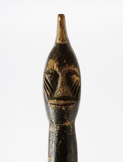 null Poupée Nanji/Dowayo en bois teint, amulettes et grigris. 

Afrique centrale,...