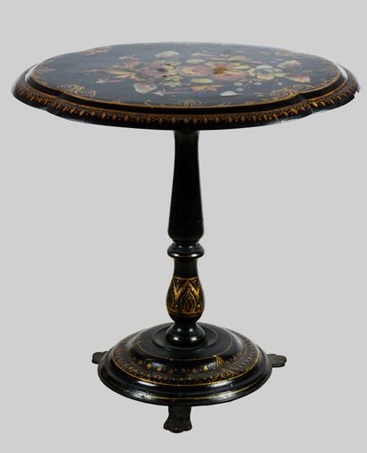 null Side table in black painted wood, decorated with flowers and set with gilding,...