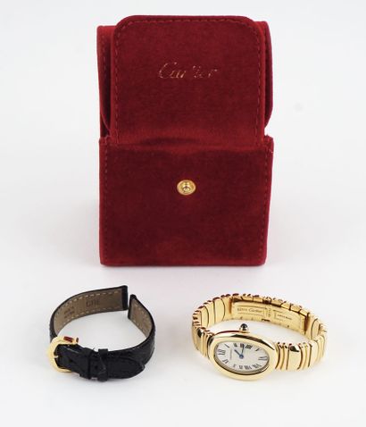 null CARTIER

Lady's wristwatch, Baignoire model in 18K gold, dial with Roman numerals...