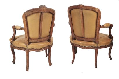 null Pair of armchairs

in natural wood, decorated with flowers, 

backrests and...