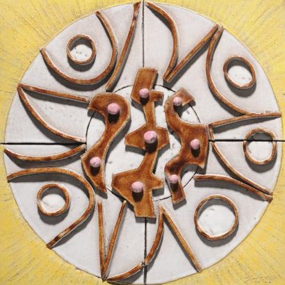 SUCSAN, Charles (1932-) Plaque en céramique émaillée gris, jaune, marron et rose....