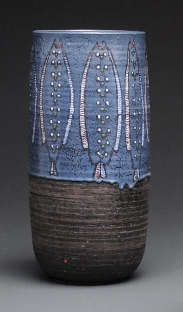 CARTIER, Jean (1924-1996) Vase en céramique émaillée bleu-gris, à décor de poissons...