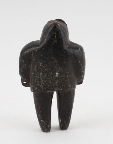 null ÉCOLE INUIT (début XXe)

Figure en anorak

Sculpture en pierre à savon

10x6cm...