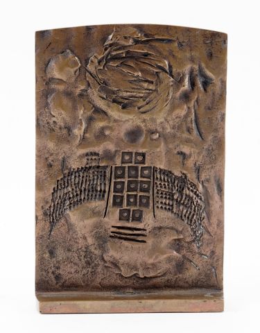 null URIEL (active 20th c.)

Untitled

Bronze low-relief with gilt patina

Numbered...