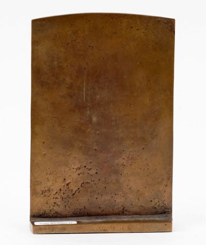 null URIEL (active 20th c.)

Untitled

Bronze low-relief with gilt patina

Numbered...