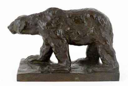 null TOMBA, Cleto (1898-1987)

Ours

Bronze à patine foncée

Signé et inscription...