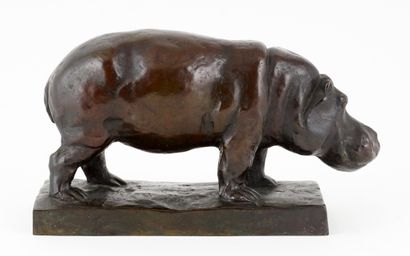 null TOMBA, Cleto (1898-1987)

Hippopotamus

Bronze with dark patina

Signed on the...