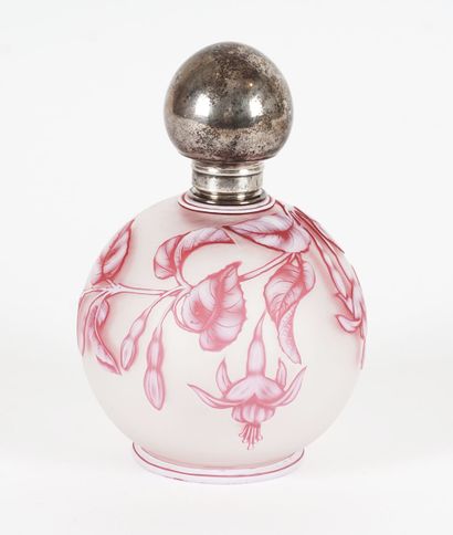 null "Webb Tri-color Cameo Glass Perfume Bottle, frosted colorless ball-form layered...