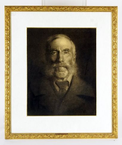 null SUZOR-COTÉ, Marc Aurèle de Foy (1869-1937)

Portrait d'un gentilhomme

Fusain

Signée...