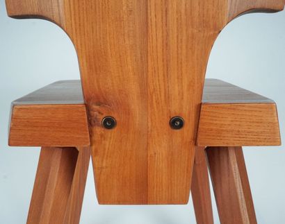 null CHAPO, Pierre (1927-1987) 

Table et 6 chaises.

Table rectangulaire en orme...
