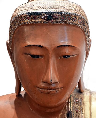 null BOUDDHA / BUDDHA

Bouddha assis de Birmanie, XIXe siècle. 



107 x 83 cm -...