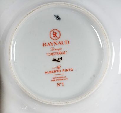 null Raynaud Limoges porcelain set

model "Cristobal 'by Alberto Pinto.

15 large...