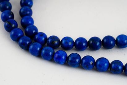 null LAPIS LAZULI / LAPIS LAZULI

Collier composé de 61 perles de lapis lazuli naturelle...