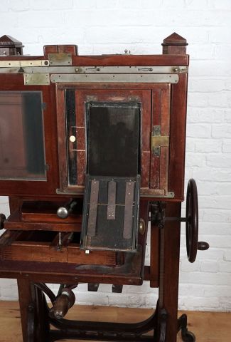 null Rare photographic camera from the end of the 19th century, with glass plates...