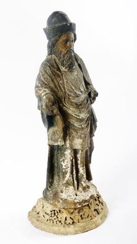 null Statue du XVIe siècle en pierre sculptée et polychrome; elle repose sur une...