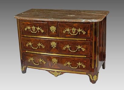 null EXCEPTIONAL LOUIS XIV PERIOD CHEST, 

in rosewood marquetry elegantly arched...