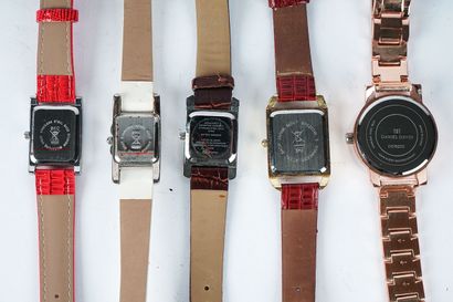 null WATCHES

Lot consisting of 5 steel and gold-tone metal watches.